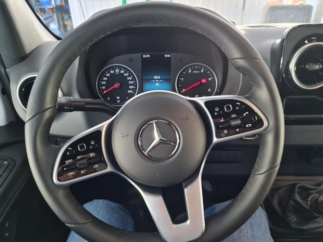Mercedes-Benz Sprinter 317 CDI 3 Seiten kipper RWD AHK LED NAV - Tipper van: picture 4 Mercedes-Benz Sprinter 317 CDI 3 Seiten kipper RWD AHK LED NAV - Tipper van: picture 4