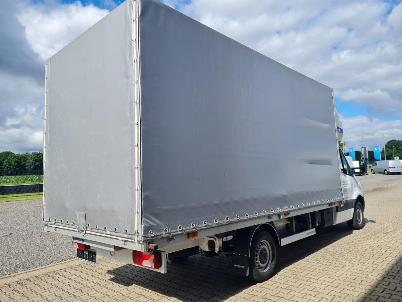 Mercedes-Benz Sprinter 317 CDI Pritsche Plane Schlafkab. RWD - Curtain side van: picture 4 Mercedes-Benz Sprinter 317 CDI Pritsche Plane Schlafkab. RWD - Curtain side van: picture 4