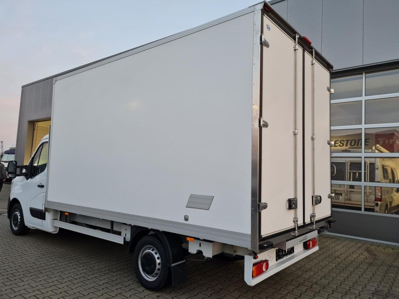 Renault Master 3.5t Möbel Koffer KLIMA LUFTFEDERUNG TEMP - Box van: picture 5 Renault Master 3.5t Möbel Koffer KLIMA LUFTFEDERUNG TEMP - Box van: picture 5