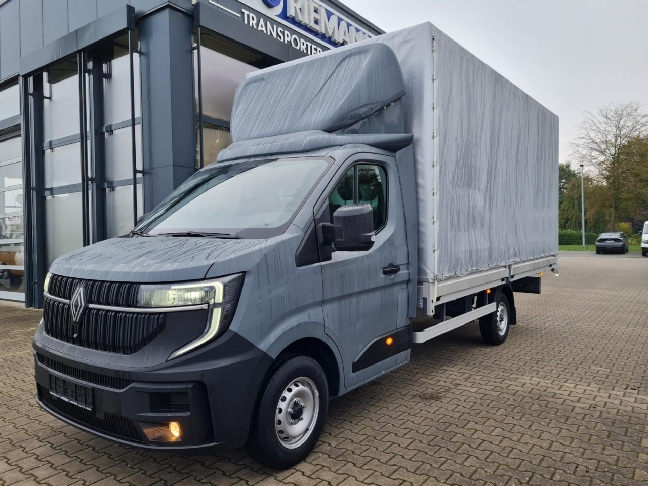 Renault Master Pritsche Schiebe Plane 10 Pal. LUFTFEDERUNG - Curtain side van: picture 2 Renault Master Pritsche Schiebe Plane 10 Pal. LUFTFEDERUNG - Curtain side van: picture 2