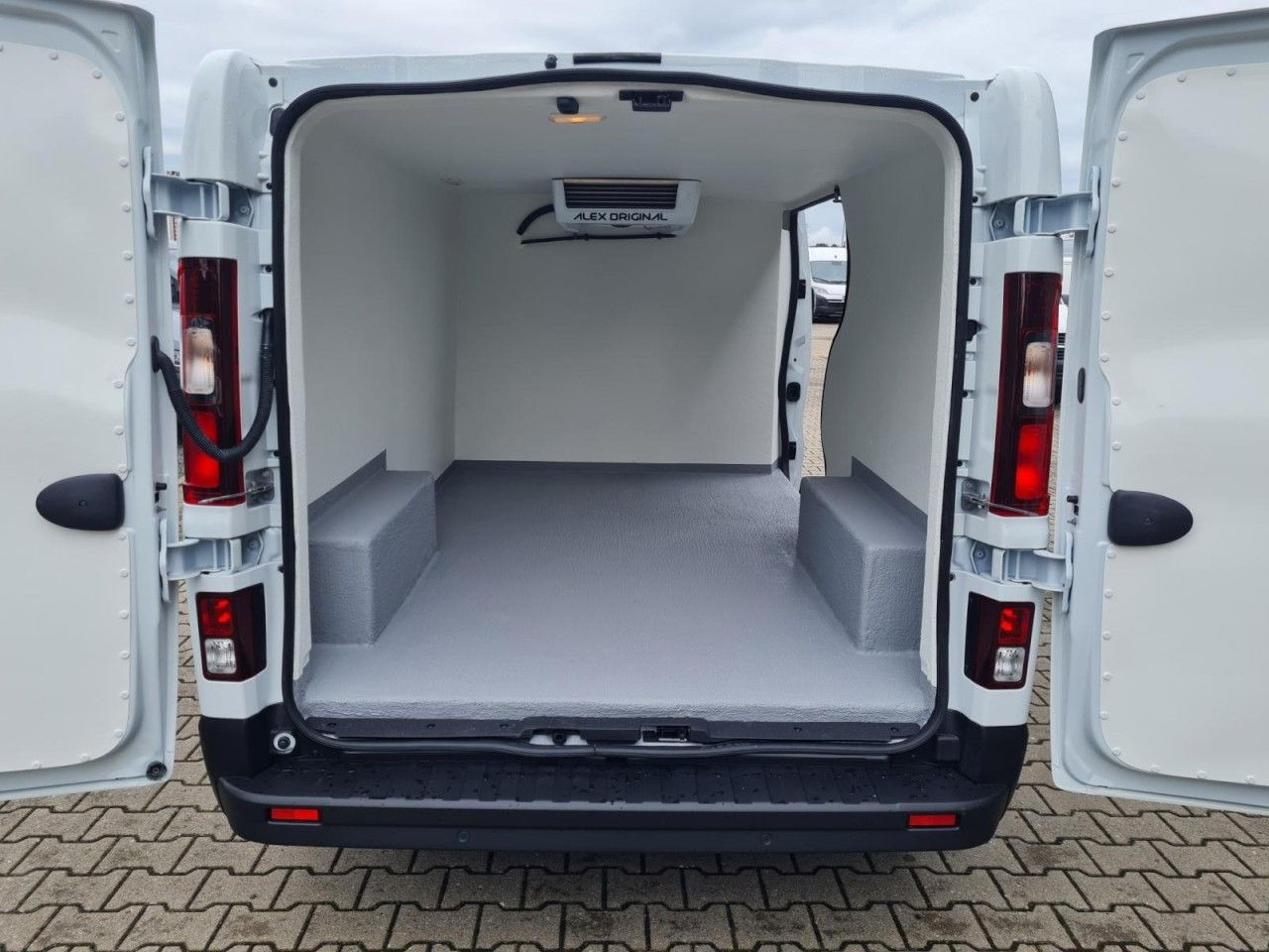 Refrigerated van Renault Trafic Kühlkasten 3.0t L2 KLIMA LED NAVI_APP TEM: picture 6