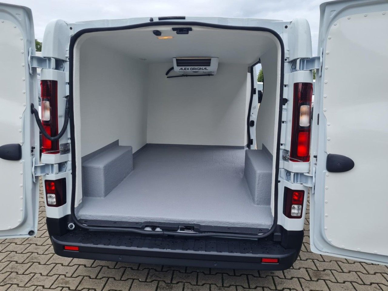 Refrigerated van Renault Trafic Kühlkasten 3.0t L2 KLIMA LED NAVI_APP TEM: picture 19