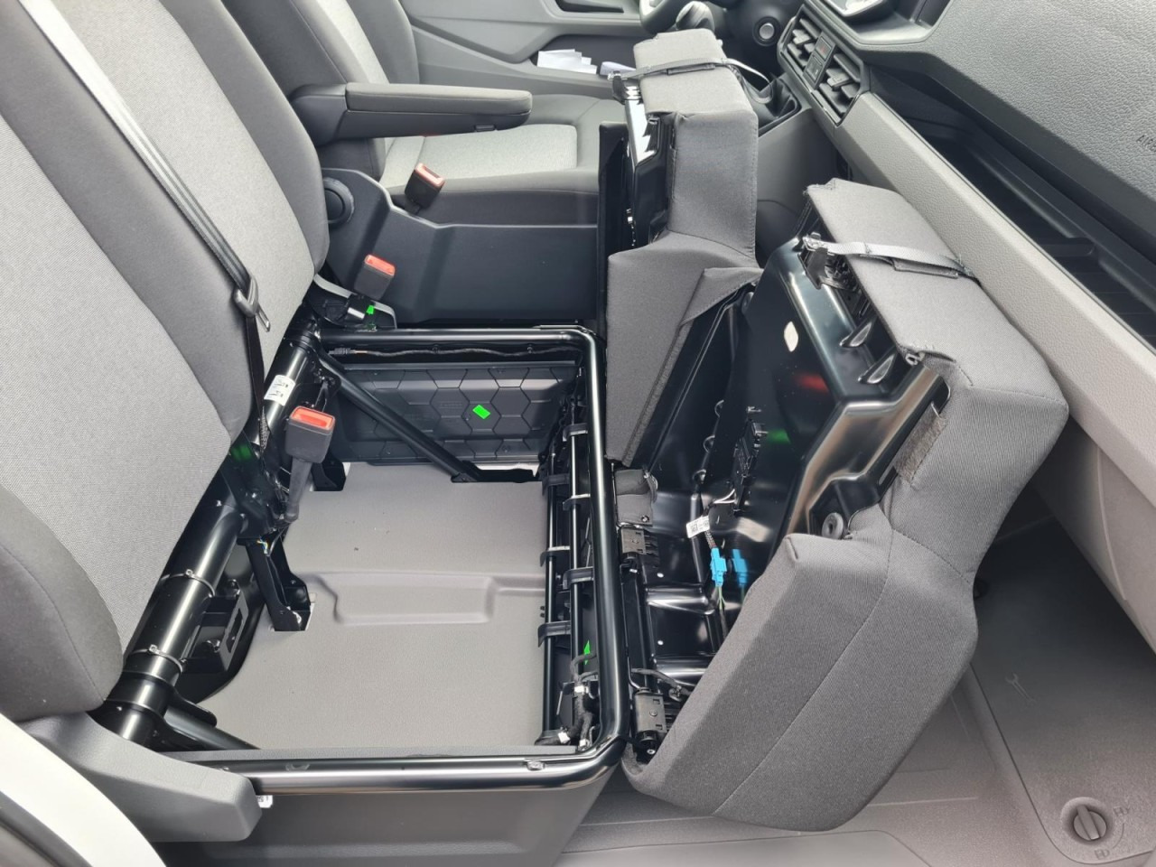 Panel van Volkswagen Crafter 35 Kasten TDI MR L3H3 PDC KLIMA TEMPOMAT: picture 16