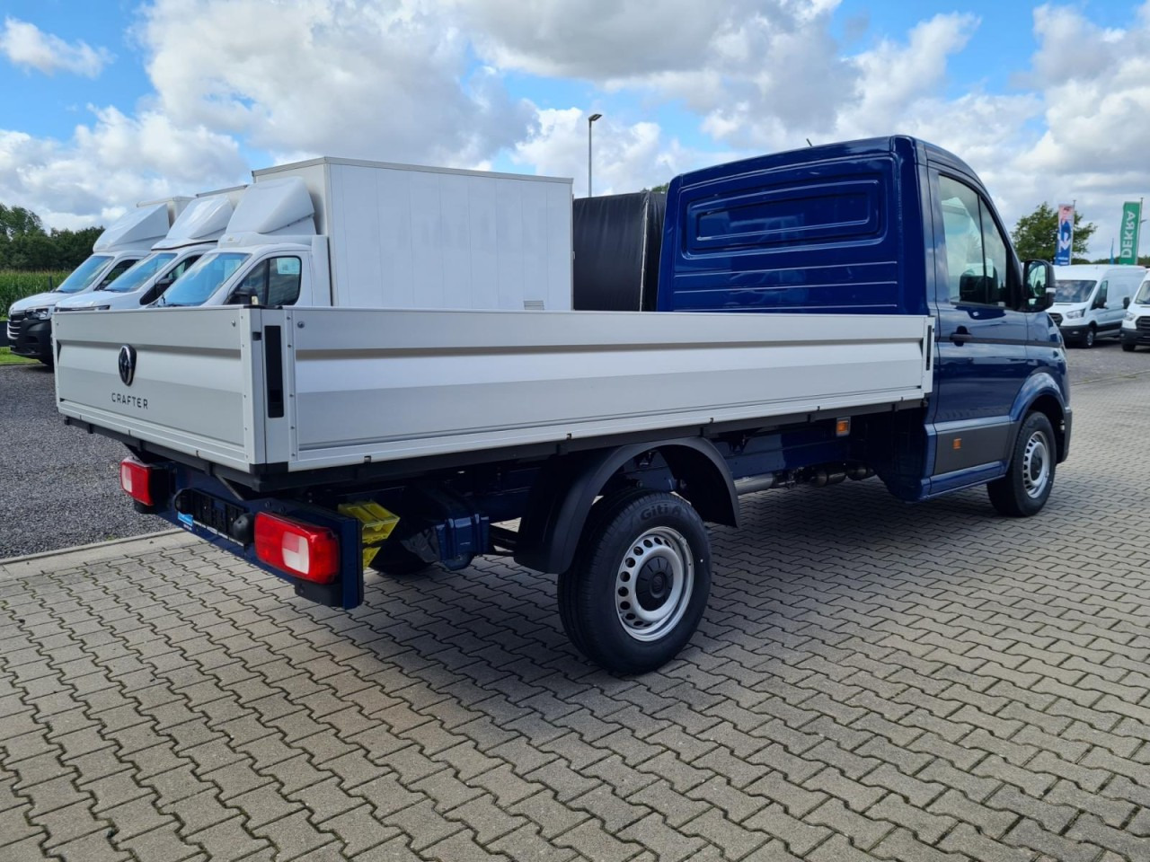 Volkswagen Crafter 35 Pritsche MR L3 KLIMA NAVI/APP TEMPOMAT - Flatbed van: picture 4 Volkswagen Crafter 35 Pritsche MR L3 KLIMA NAVI/APP TEMPOMAT - Flatbed van: picture 4