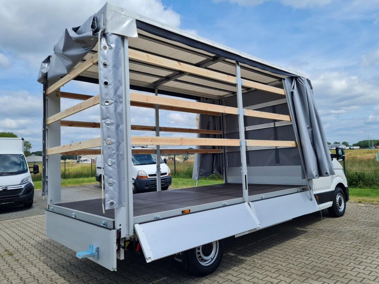 Volkswagen Crafter 35 TDI Pritsche Schiebe Plane LED TEMPOM - Curtain side van: picture 5 Volkswagen Crafter 35 TDI Pritsche Schiebe Plane LED TEMPOM - Curtain side van: picture 5
