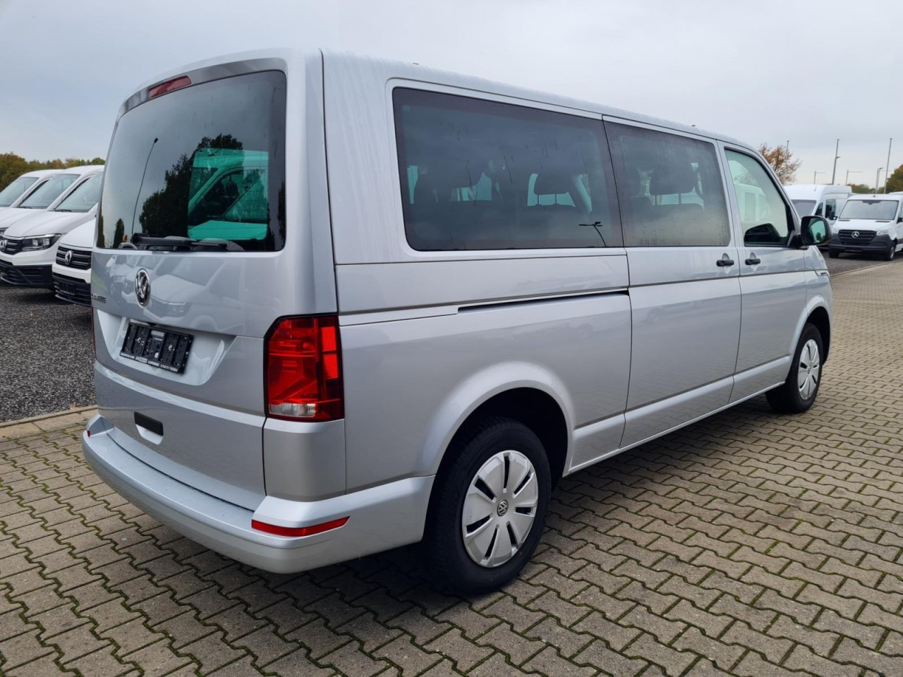 Volkswagen T6.1 Caravelle TDI lang 9 Sitzer 2 Schiebetüren Trendl. - Minibus, Passenger van: picture 5 Volkswagen T6.1 Caravelle TDI lang 9 Sitzer 2 Schiebetüren Trendl. - Minibus, Passenger van: picture 5