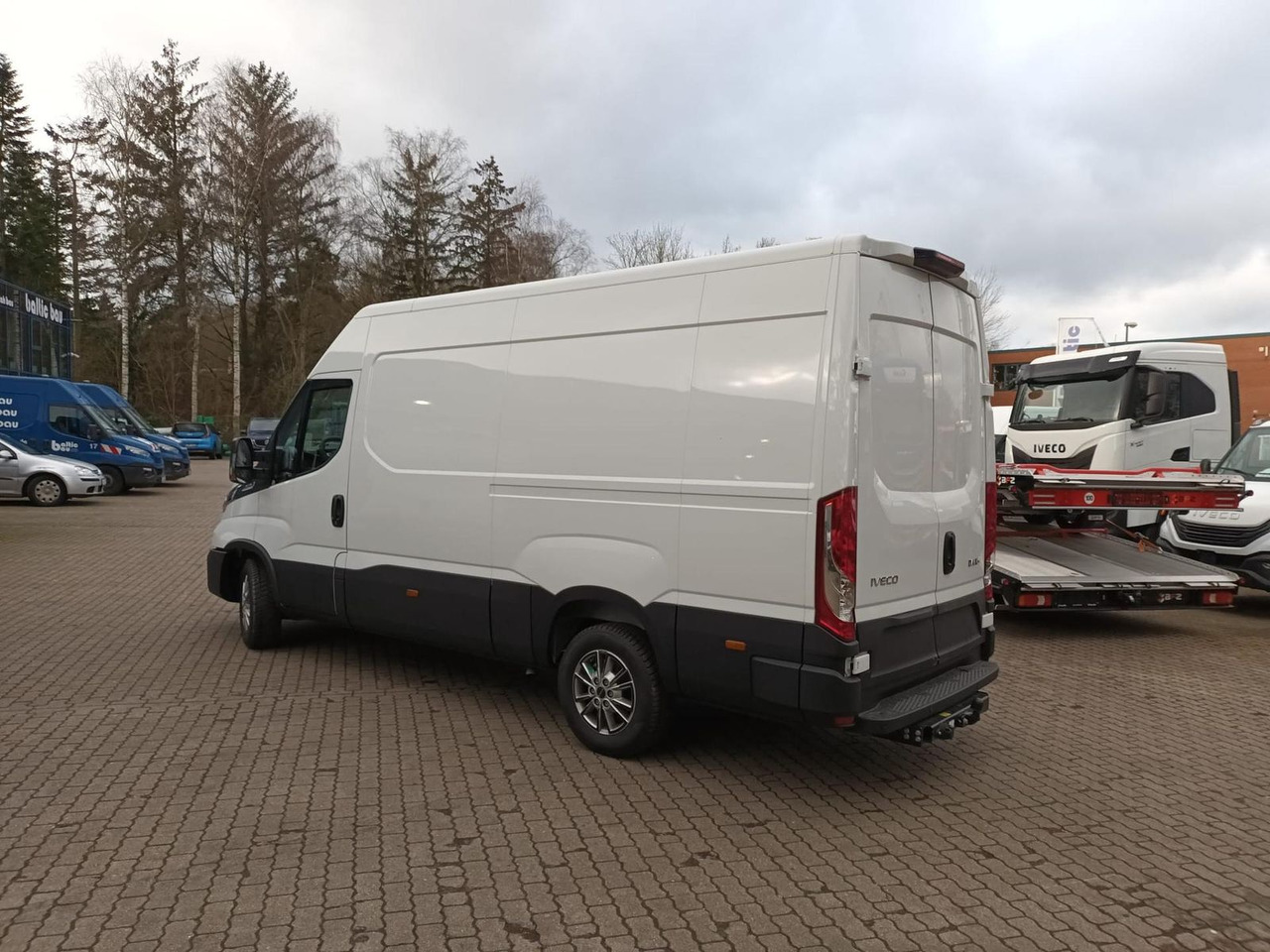 Iveco 35S16A8V AHK, ACC, LED-SCHEINWERFER ab 0% - Panel van: picture 2 Iveco 35S16A8V AHK, ACC, LED-SCHEINWERFER ab 0% - Panel van: picture 2