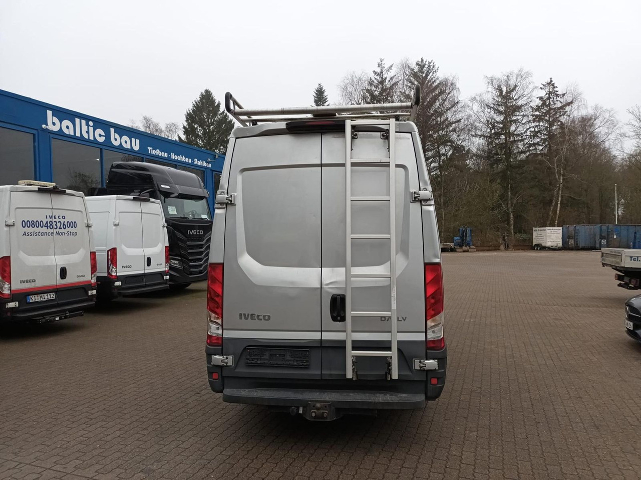 Iveco Daily 35S12V 3520L AHK Dachträger 85 kW (116 ... - Panel van: picture 4 Iveco Daily 35S12V 3520L AHK Dachträger 85 kW (116 ... - Panel van: picture 4