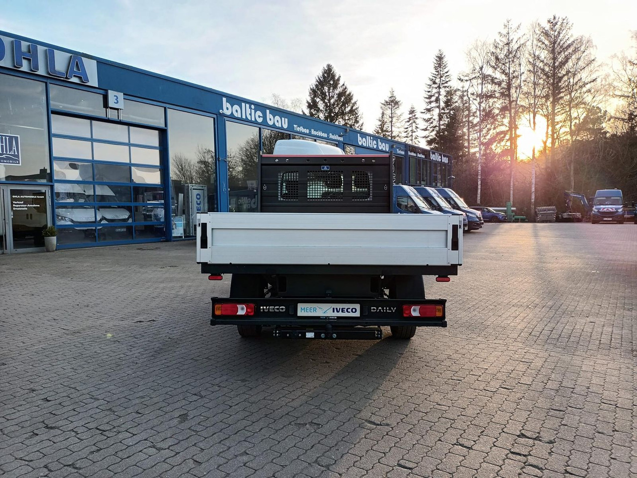 Iveco Daily 35S16H3.0 Pritsche,AHK, Rückfahrkamera... - Flatbed van: picture 3 Iveco Daily 35S16H3.0 Pritsche,AHK, Rückfahrkamera... - Flatbed van: picture 3