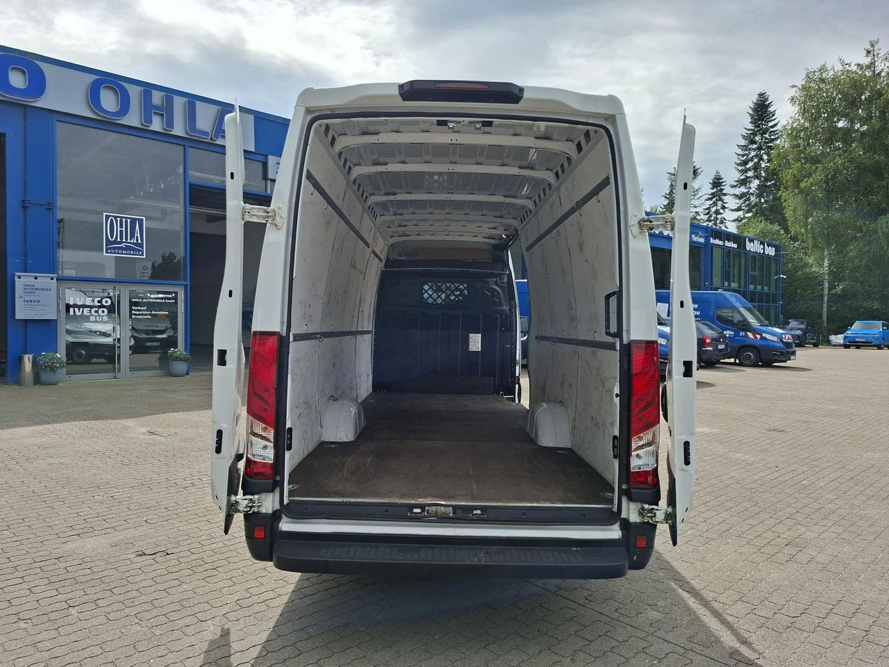 Iveco Daily 35S16V Klima 4100 115 kW (156 PS), Auto... - Panel van: picture 5 Iveco Daily 35S16V Klima 4100 115 kW (156 PS), Auto... - Panel van: picture 5