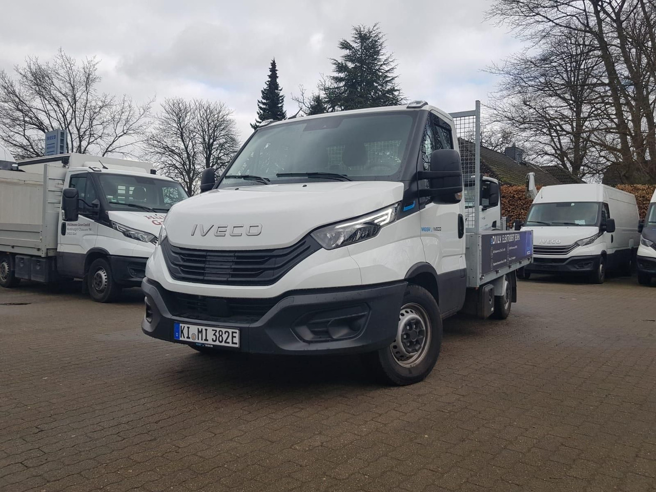 Iveco Daily 38S14E Pritsche AHK,HI-Connect,ACC 140 ... - Flatbed van, Electric van: picture 1 Iveco Daily 38S14E Pritsche AHK,HI-Connect,ACC 140 ... - Flatbed van, Electric van: picture 1