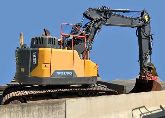 Volvo ECR235 E – excavator / Kettenbagger - Excavator: picture 1 Volvo ECR235 E – excavator / Kettenbagger - Excavator: picture 1