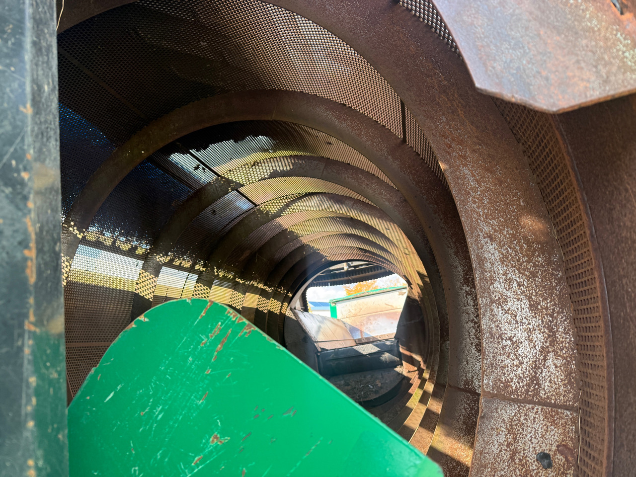 Screener, Semi-trailer Komptech Cribus 3800 Trommelsiebanlage auf Auflieger: picture 16 Screener, Semi-trailer Komptech Cribus 3800 Trommelsiebanlage auf Auflieger: picture 16