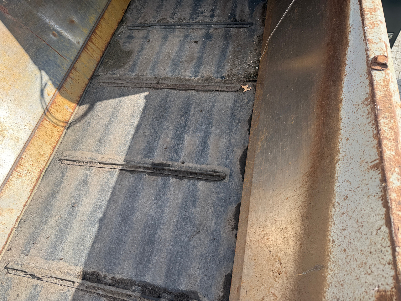 Screener, Semi-trailer Komptech Cribus 3800 Trommelsiebanlage auf Auflieger: picture 17 Screener, Semi-trailer Komptech Cribus 3800 Trommelsiebanlage auf Auflieger: picture 17