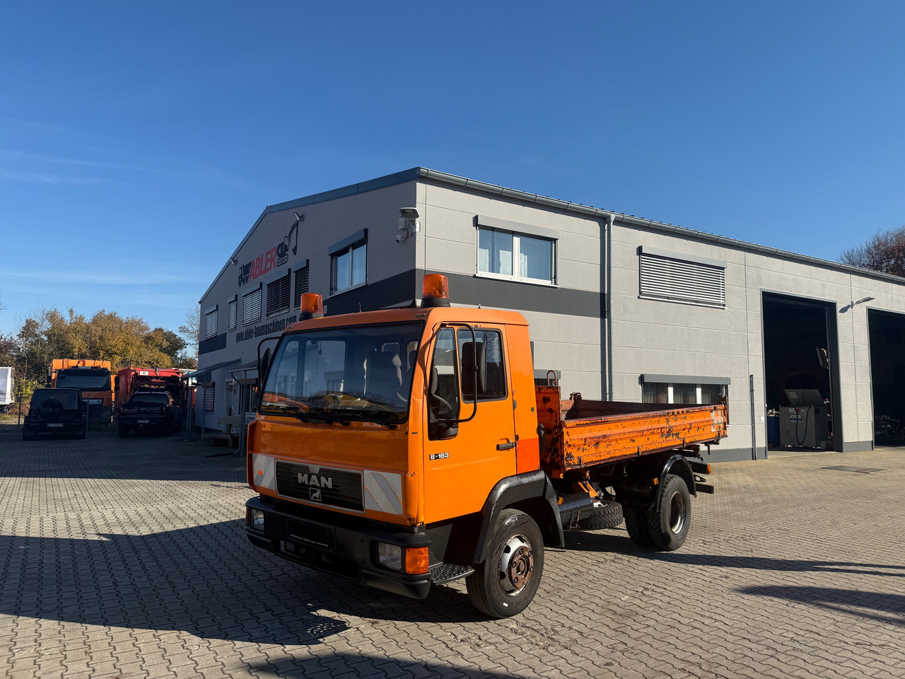 MAN 8.163 L2000 3-Seiten-Kipper AHK - Tipper: picture 2 MAN 8.163 L2000 3-Seiten-Kipper AHK - Tipper: picture 2