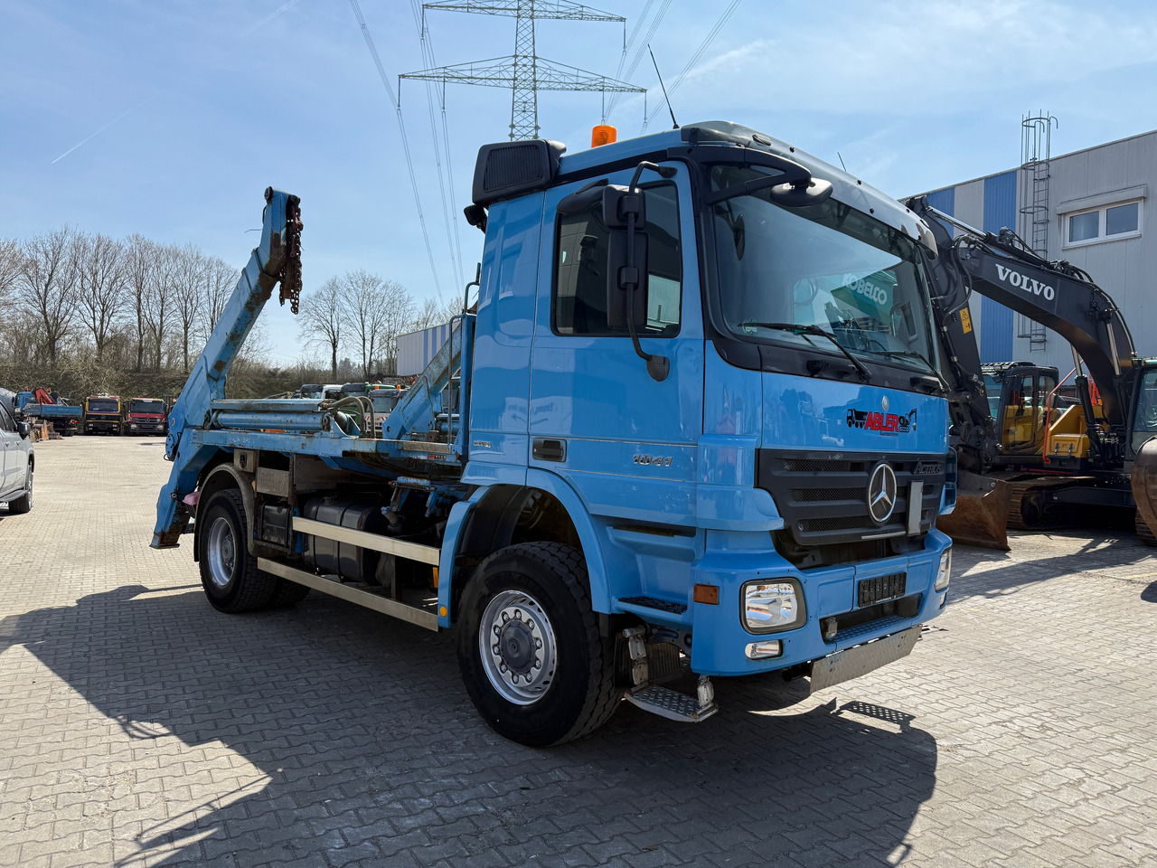 Mercedes-Benz 1841 Actros MP2 Absetzkipper 4x4 Allrad Klima - Skip loader truck: picture 4 Mercedes-Benz 1841 Actros MP2 Absetzkipper 4x4 Allrad Klima - Skip loader truck: picture 4