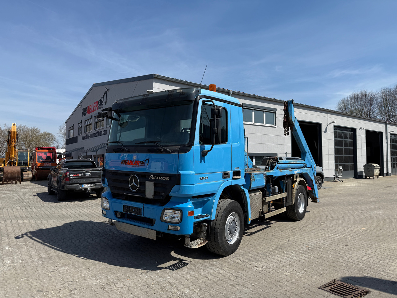 Mercedes-Benz 1841 Actros MP2 Absetzkipper 4x4 Allrad Klima - Skip loader truck: picture 2 Mercedes-Benz 1841 Actros MP2 Absetzkipper 4x4 Allrad Klima - Skip loader truck: picture 2