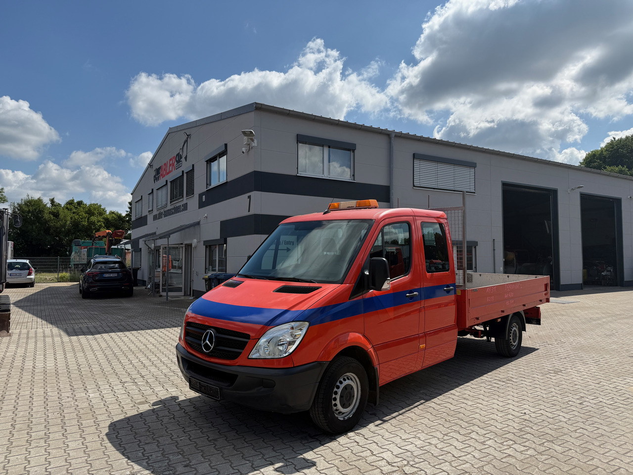 Mercedes-Benz 311 Sprinter Pritsche AHK - Dropside/ Flatbed truck: picture 2 Mercedes-Benz 311 Sprinter Pritsche AHK - Dropside/ Flatbed truck: picture 2