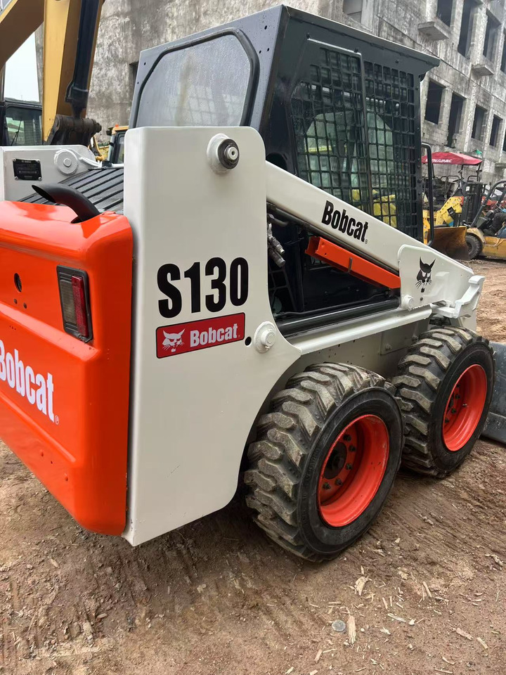 BOBCAT S130 - Skid steer loader: picture 5 BOBCAT S130 - Skid steer loader: picture 5