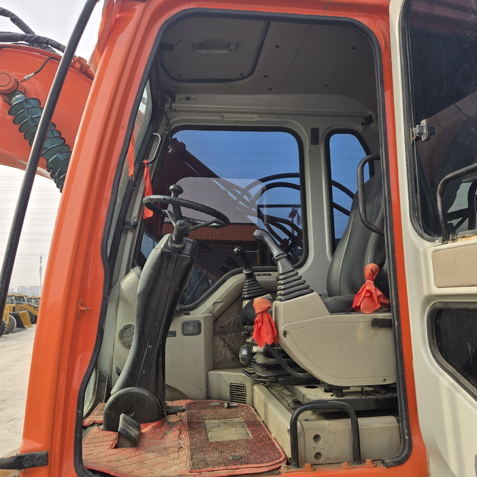 Wheel excavator DOOSAN DX150W: picture 10