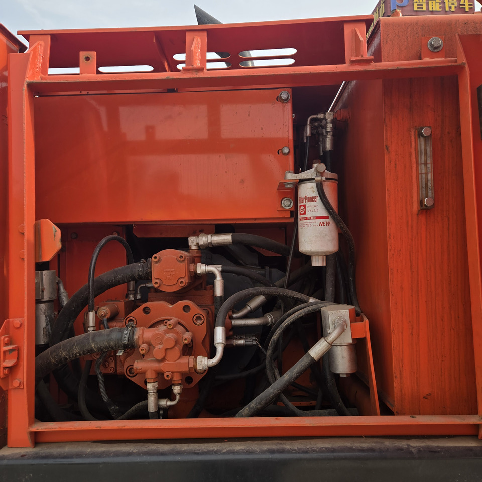 Wheel excavator DOOSAN DX150W: picture 9