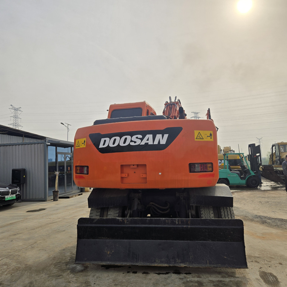 Wheel excavator DOOSAN DX150W: picture 6