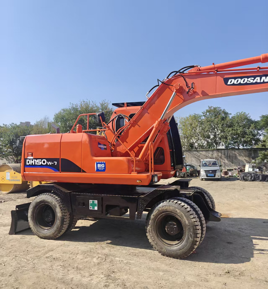 Doosan DH150W - Wheel excavator: picture 3 Doosan DH150W - Wheel excavator: picture 3