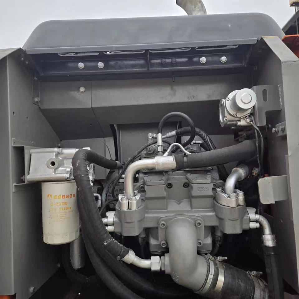 Excavator Hitachi ZX200: picture 10