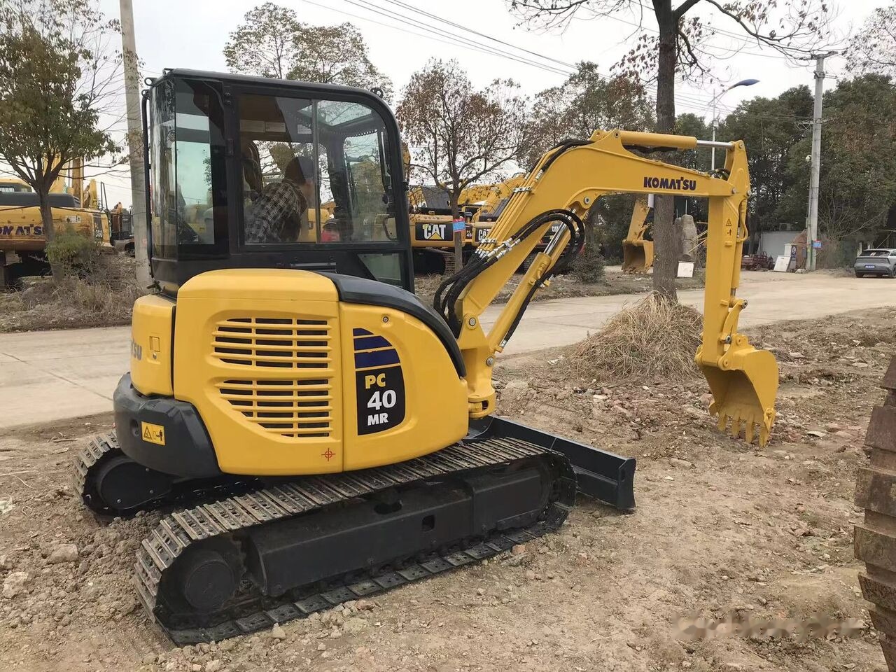 Crawler excavator Komatsu PC40MR: picture 6