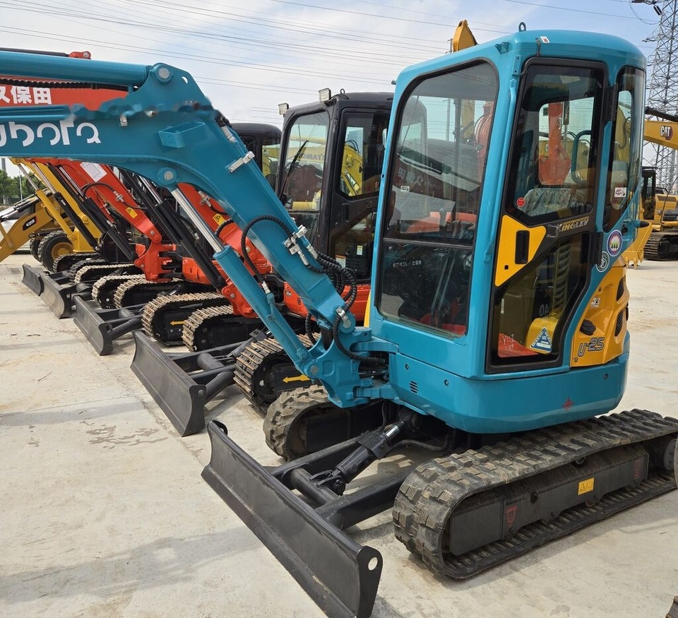 Kubota U25 with swing boom - Mini excavator: picture 2 Kubota U25 with swing boom - Mini excavator: picture 2