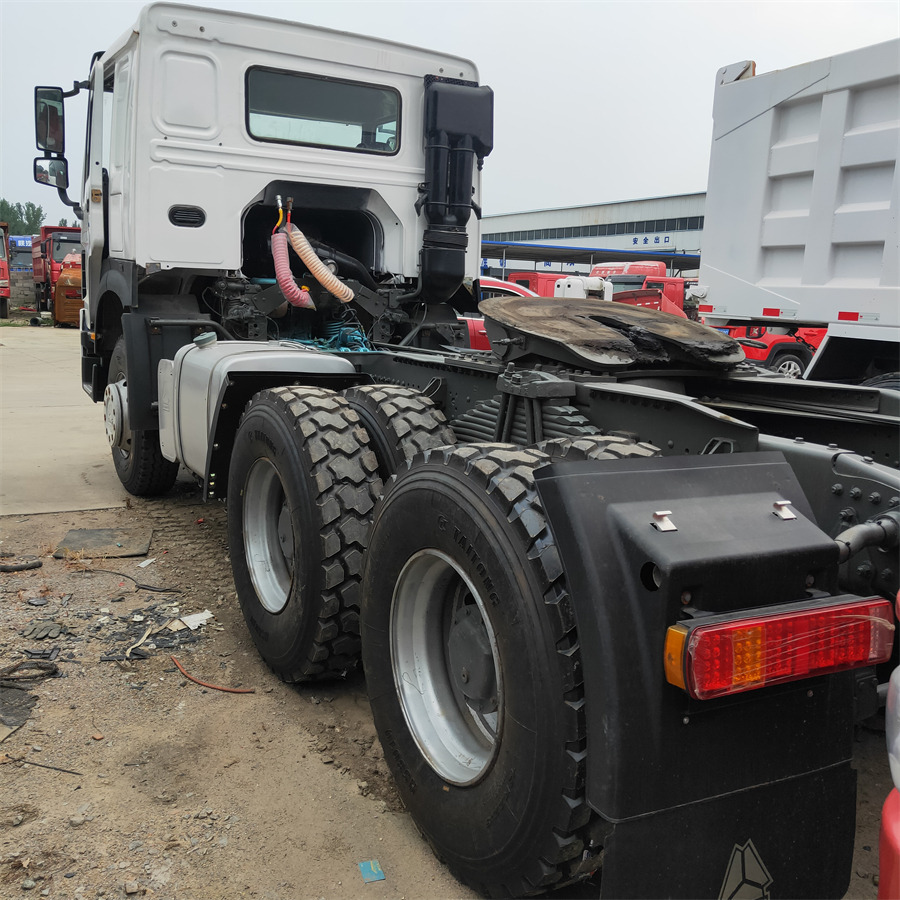Sinotruk HOWO 420 tractor - Mini dumper: picture 3 Sinotruk HOWO 420 tractor - Mini dumper: picture 3