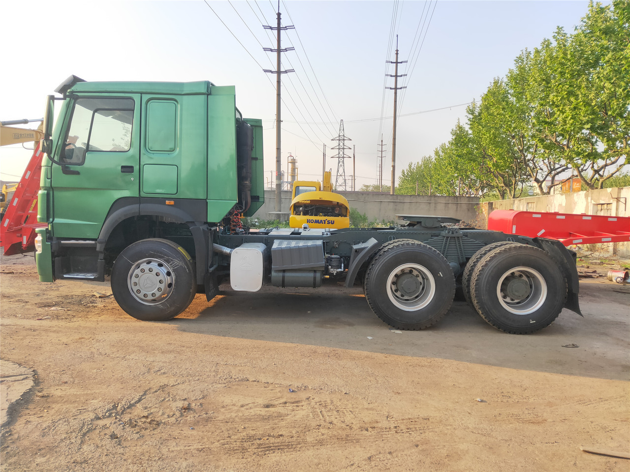 Sinotruk HOWO 420 tractor - Mini dumper: picture 5 Sinotruk HOWO 420 tractor - Mini dumper: picture 5