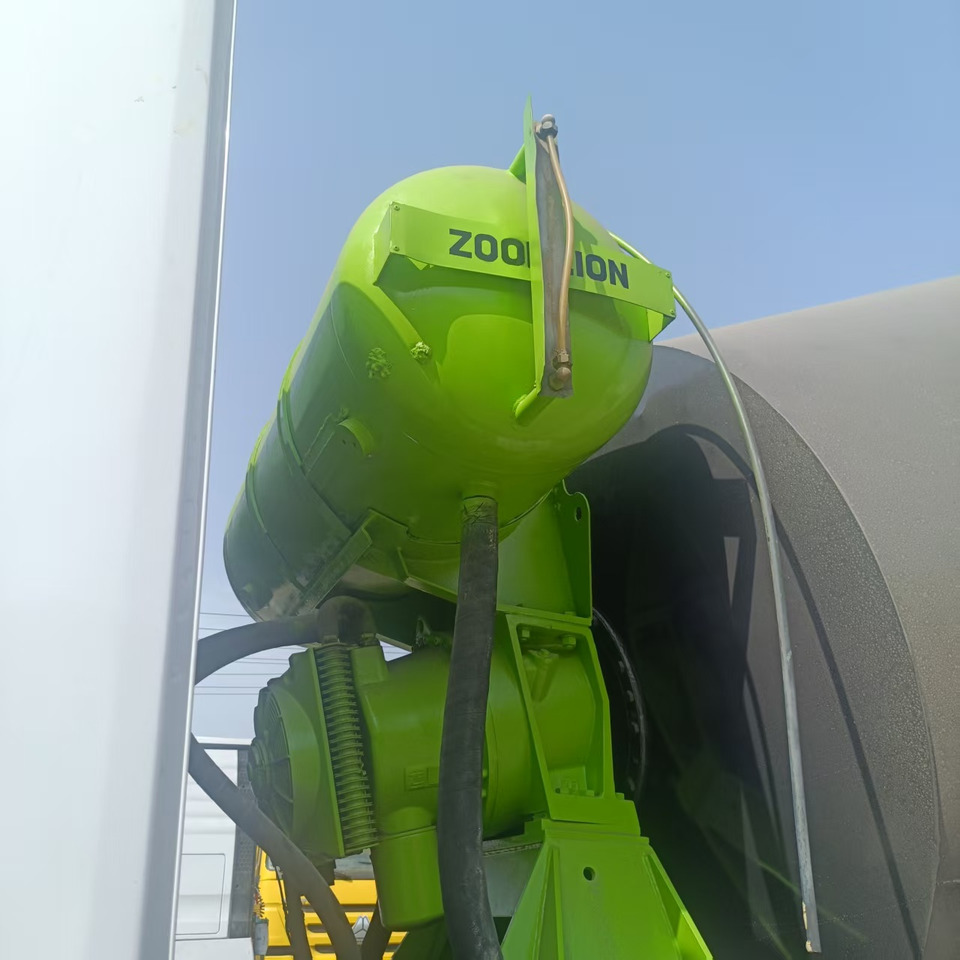 Sinotruk HOWO 6*4 Concrete mixer truck - Concrete mixer truck: picture 5 Sinotruk HOWO 6*4 Concrete mixer truck - Concrete mixer truck: picture 5