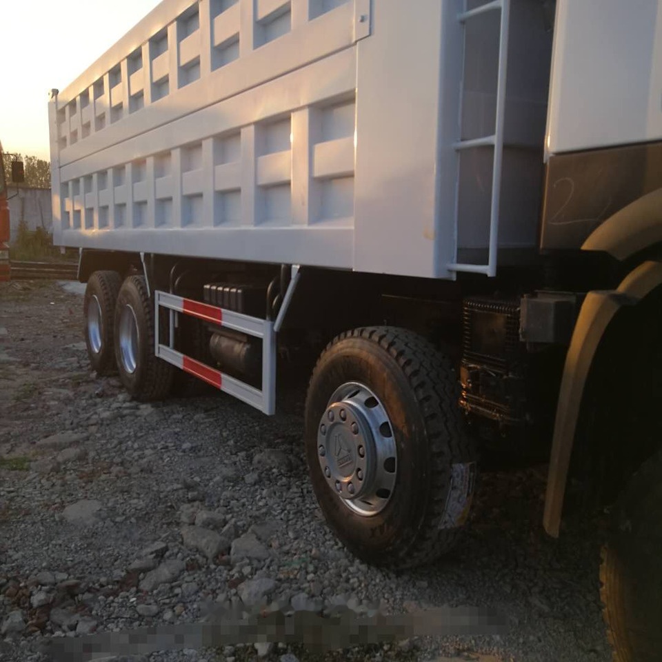 Sinotruk HOWO 8*4 dump truck - Mini dumper: picture 2 Sinotruk HOWO 8*4 dump truck - Mini dumper: picture 2