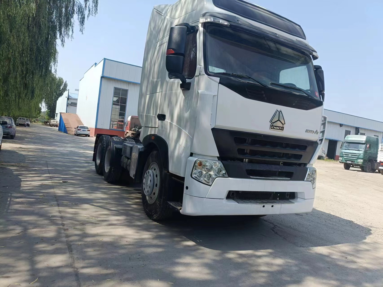 Sinotruk HOWO A7 tractor - Mini dumper: picture 4 Sinotruk HOWO A7 tractor - Mini dumper: picture 4