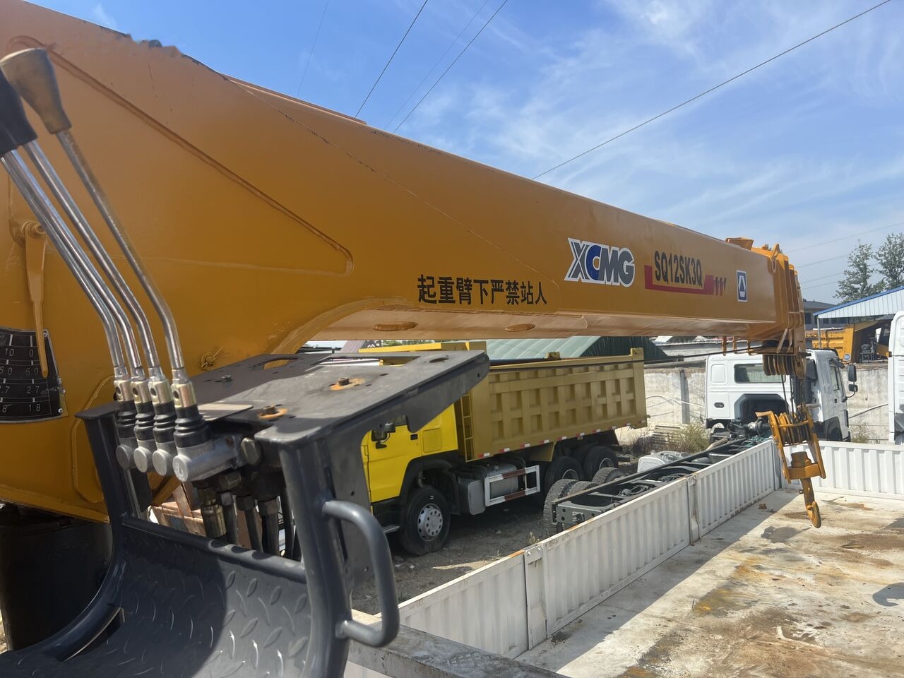 XCMG SQ12SK3Q Selfloader Truck - Loader crane: picture 4 XCMG SQ12SK3Q Selfloader Truck - Loader crane: picture 4