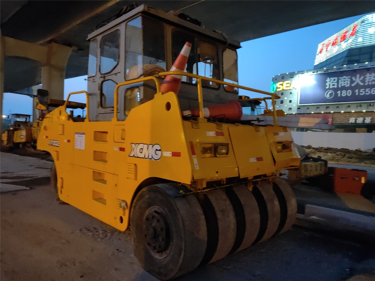 XCMG XP302 - Pneumatic roller: picture 4 XCMG XP302 - Pneumatic roller: picture 4