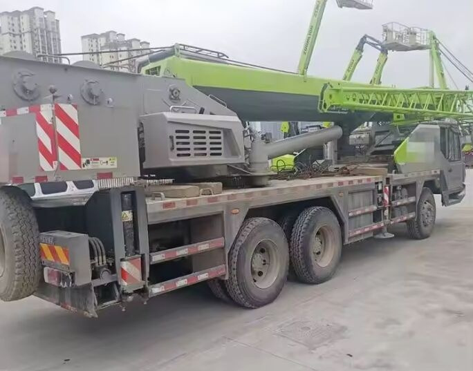 Zoomlion ZTC250-1 - Mobile crane: picture 3 Zoomlion ZTC250-1 - Mobile crane: picture 3