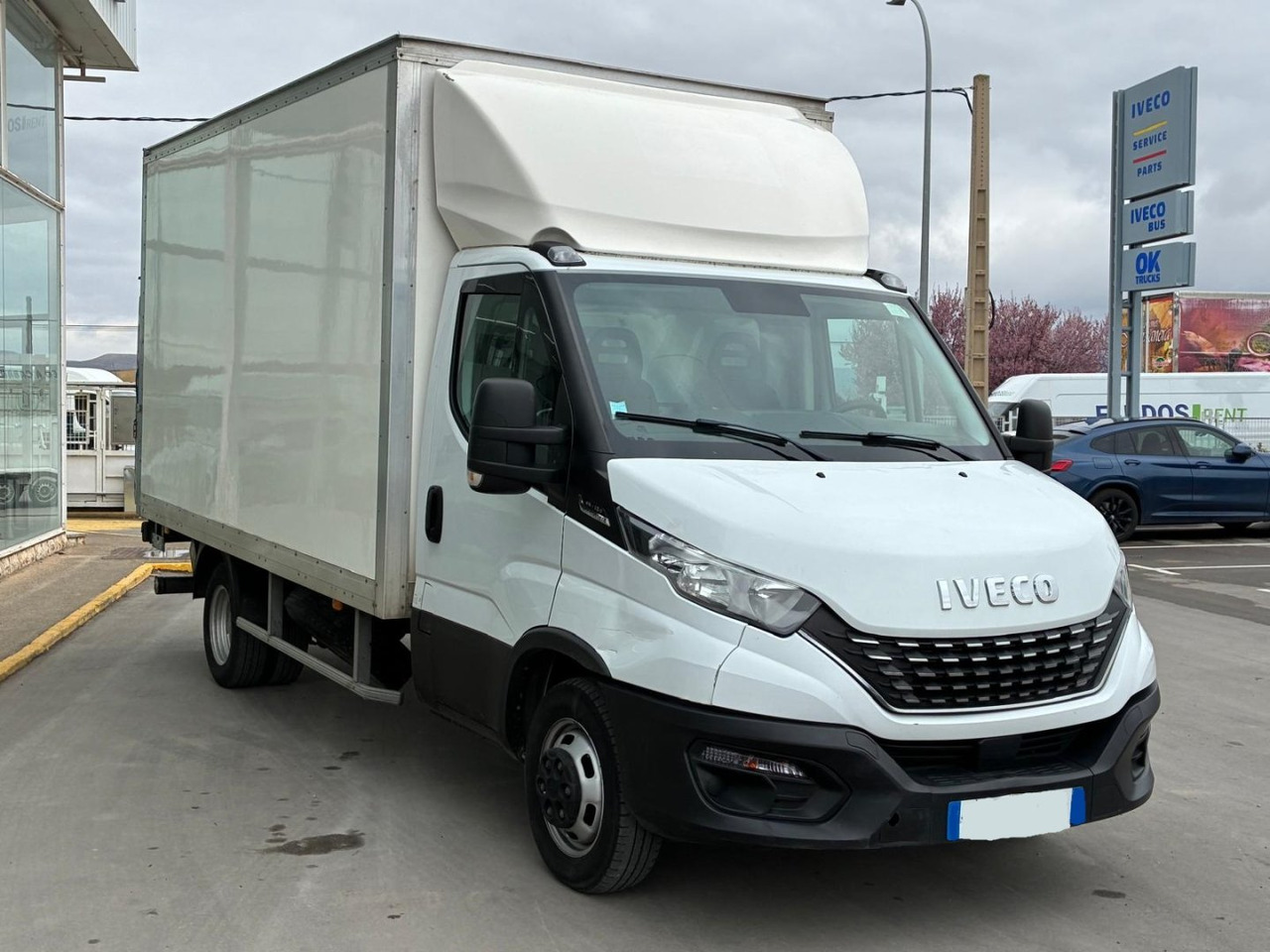Caja cerrada con plataforma elevadora IVECO 35C16 20m3 Automática - Box van: picture 3 Caja cerrada con plataforma elevadora IVECO 35C16 20m3 Automática - Box van: picture 3