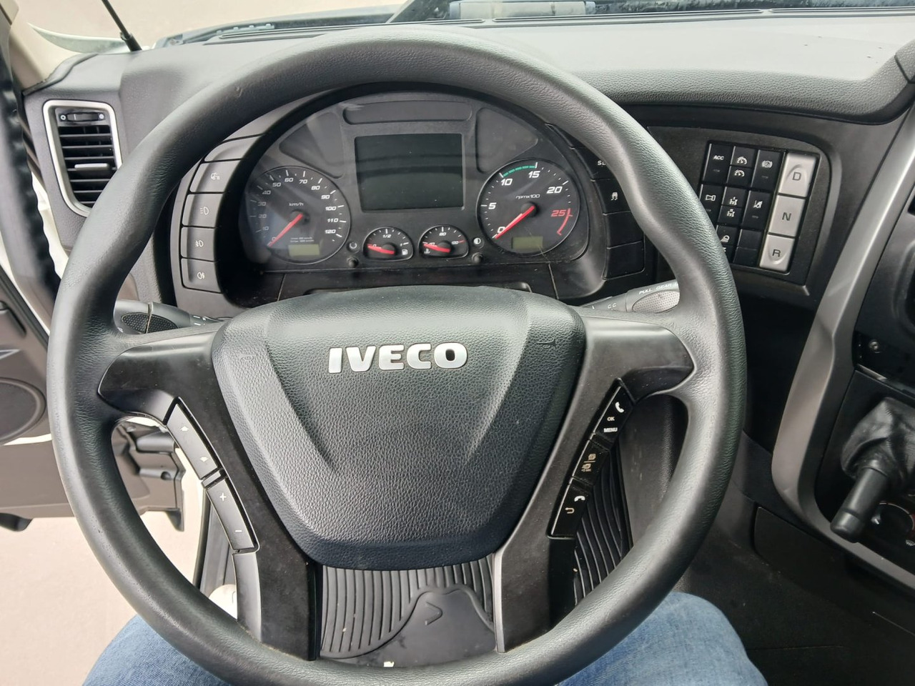 Tractor unit Cabeza Tractora IVECO 480 AUTOMATICO CON INTARDER: picture 9