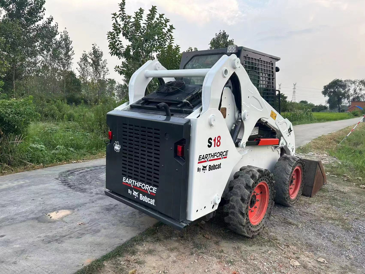 BOBCAT S18 - Skid steer loader: picture 4 BOBCAT S18 - Skid steer loader: picture 4