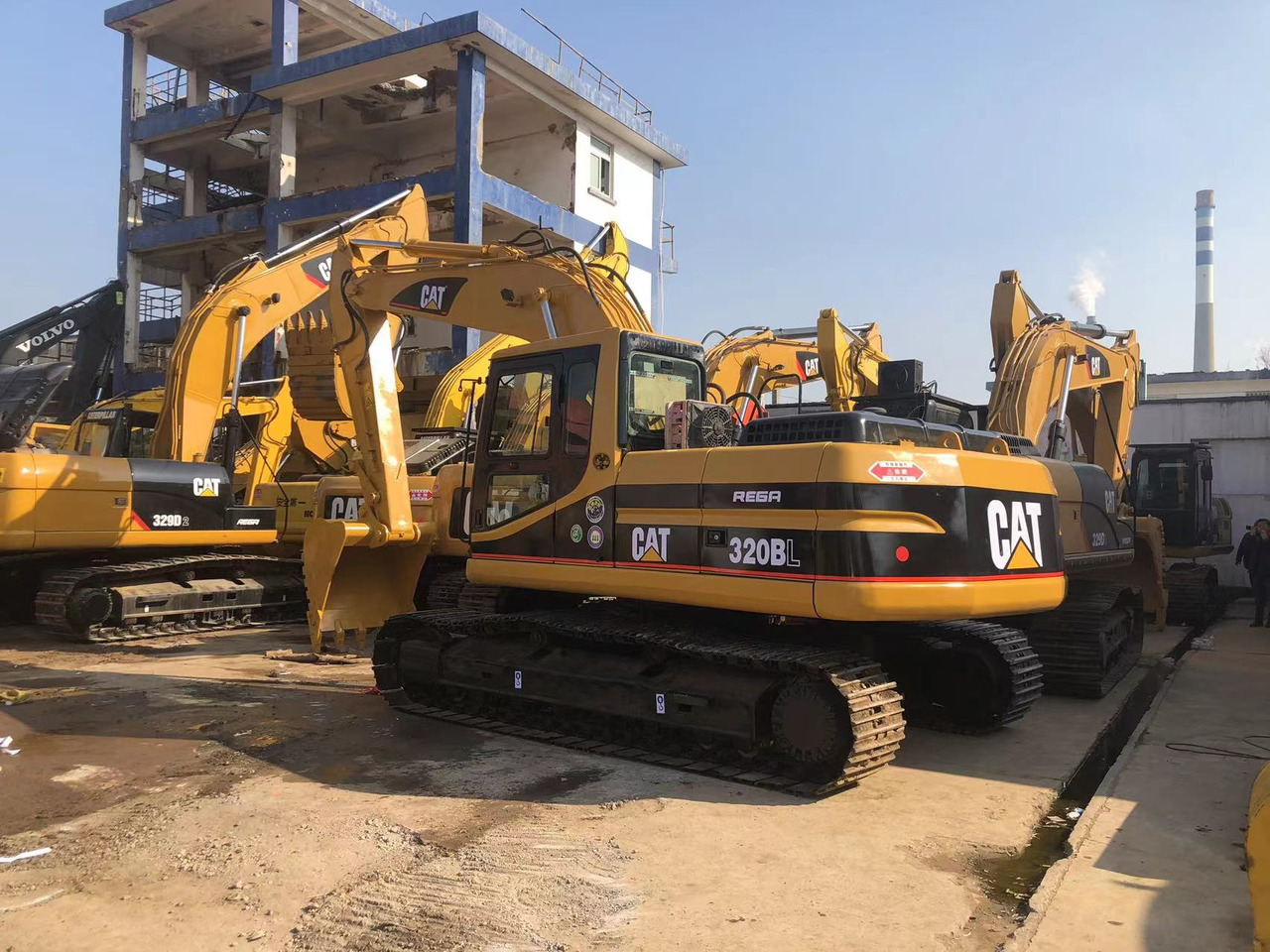 CAT 320BL - Crawler excavator: picture 2 CAT 320BL - Crawler excavator: picture 2