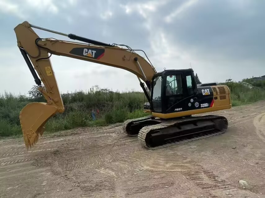 CAT 320D2 L - Crawler excavator: picture 4 CAT 320D2 L - Crawler excavator: picture 4