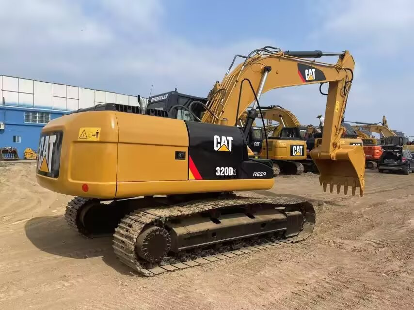 CAT 320D2 L - Crawler excavator: picture 1 CAT 320D2 L - Crawler excavator: picture 1