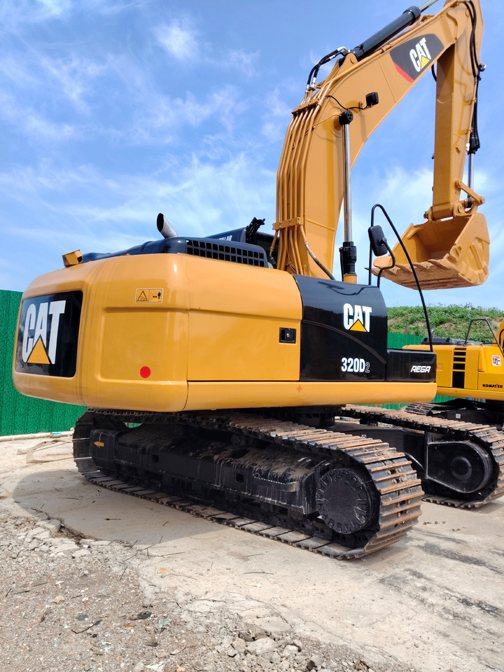 CAT 320D2 WITH CAT C7.1 ENGINE - Crawler excavator: picture 3 CAT 320D2 WITH CAT C7.1 ENGINE - Crawler excavator: picture 3