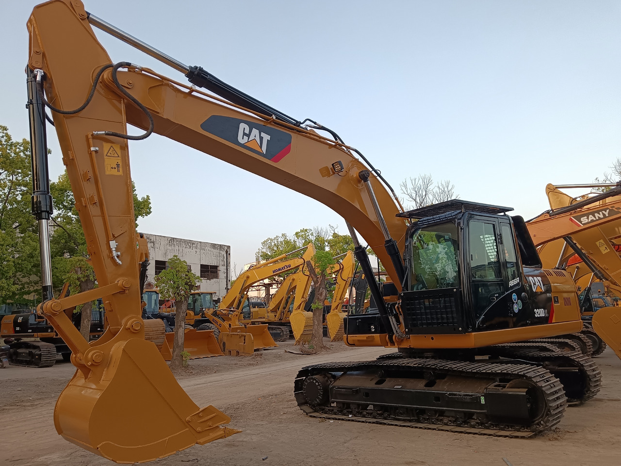 CAT 320D2L - Crawler excavator: picture 4 CAT 320D2L - Crawler excavator: picture 4