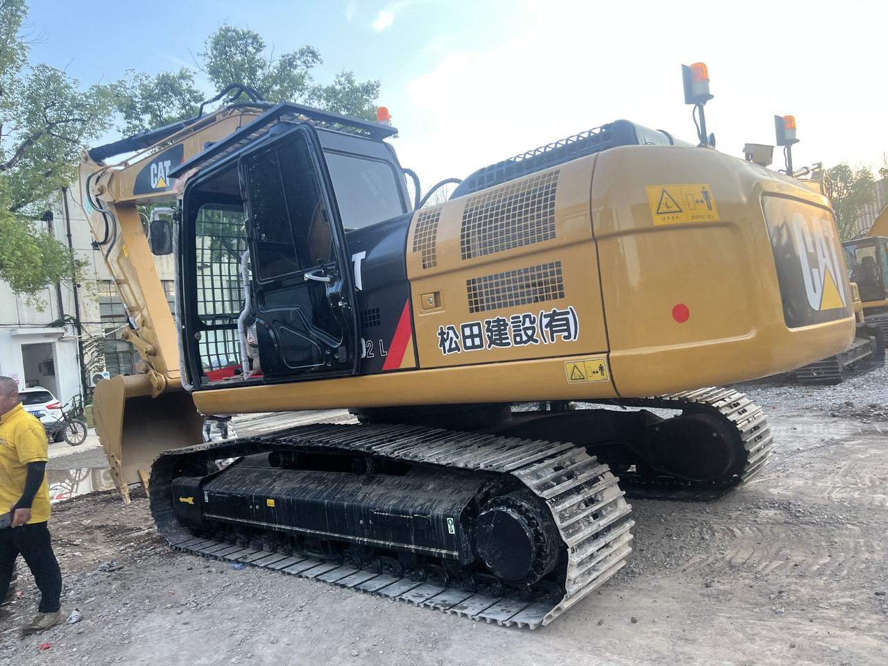 CAT 324DL - Crawler excavator: picture 1 CAT 324DL - Crawler excavator: picture 1