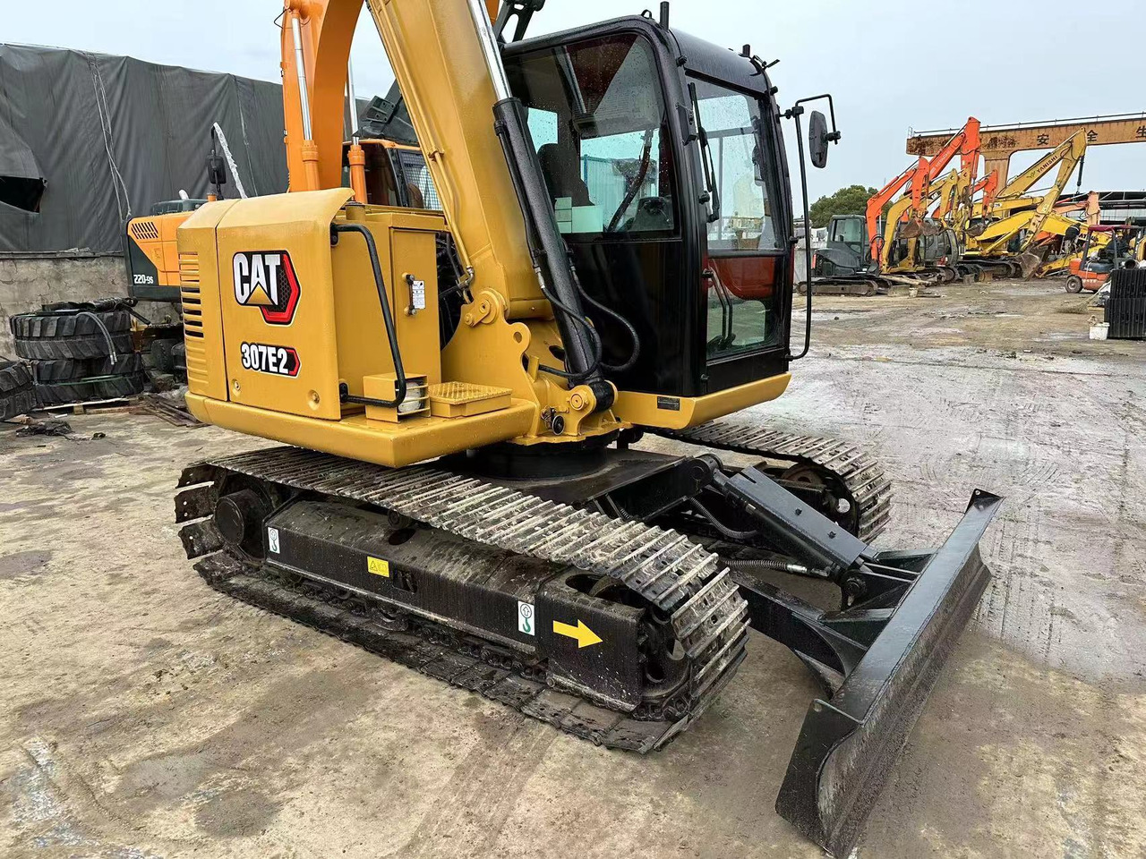 CATERPILLAR 307E2 CAT - Mini excavator: picture 3 CATERPILLAR 307E2 CAT - Mini excavator: picture 3