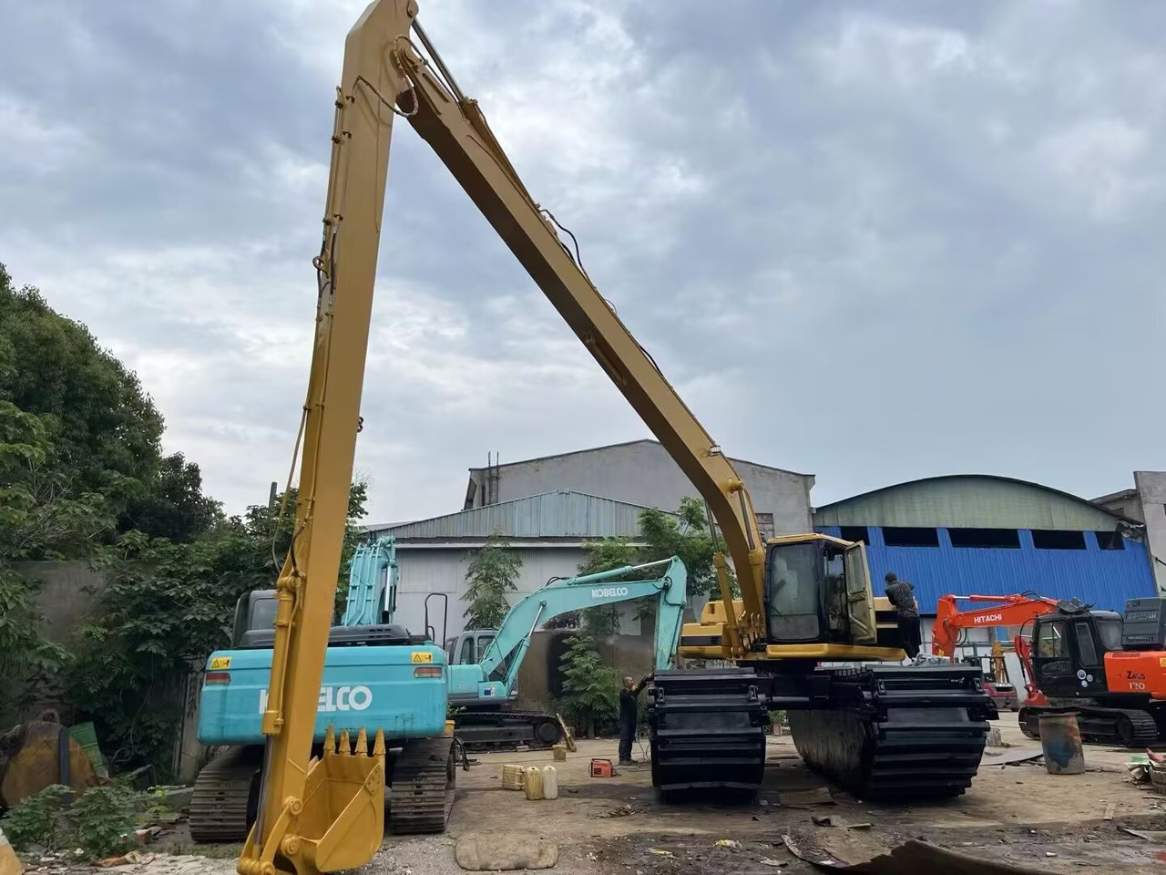 CATERPILLAR 320 BL Dredger - Amphibious excavator: picture 2 CATERPILLAR 320 BL Dredger - Amphibious excavator: picture 2