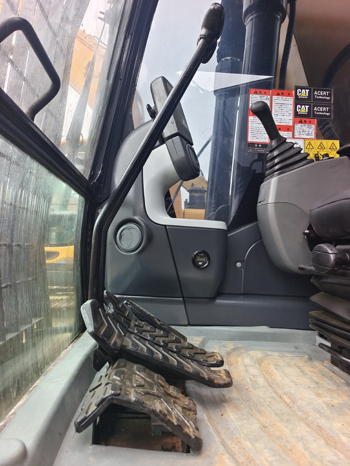 CATERPILLAR 320D2L - Crawler excavator: picture 5 CATERPILLAR 320D2L - Crawler excavator: picture 5